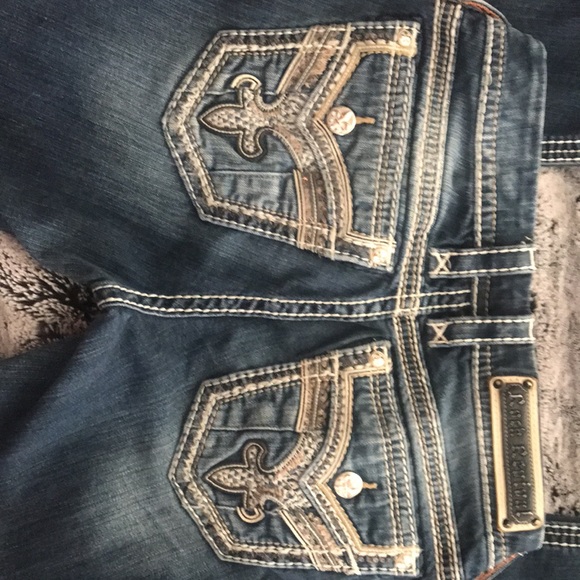 Rock Revival Skinny Jeans - Picture 2 of 4